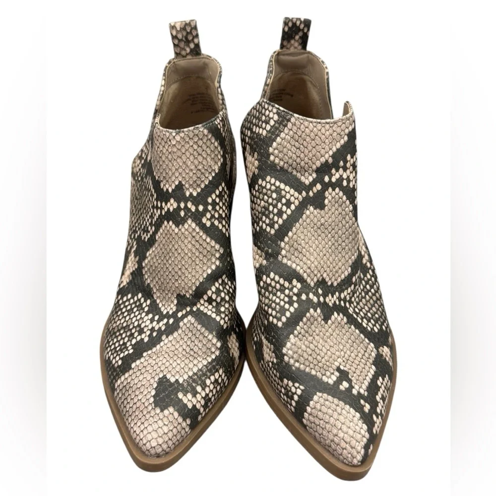 UNIVERSAL THREAD CARI GRAY SNAKE PRINT CUT OUT ANKLE BOOTIES BOOTS WOMENS SZ 7